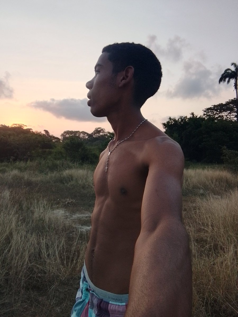 darkskinny18's tweet photo. This is the profile with the purest and most delicious chocolate you've ever seen. 🫦 https://t.co/VyZ0husyj5