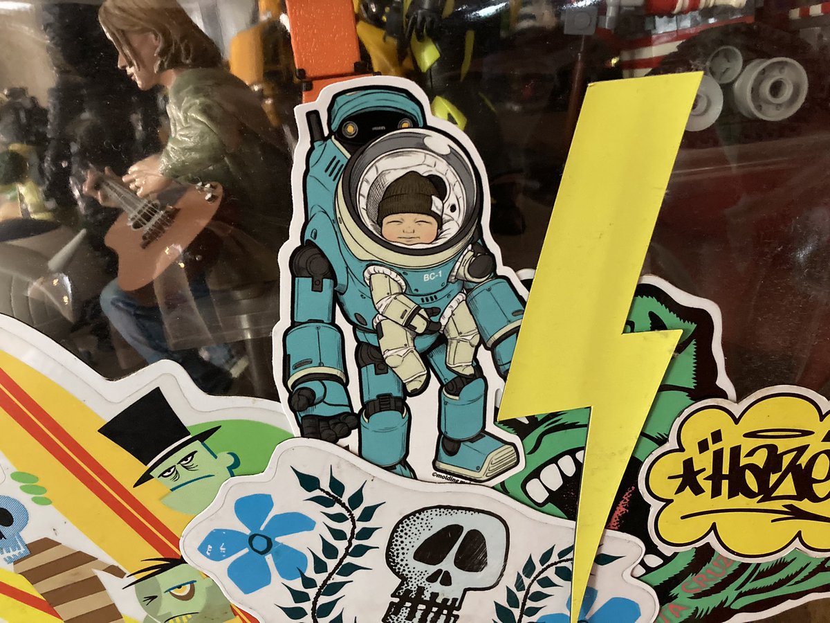 BC-1の2ndカラーかわいかった。ステッカーはマグネットにしてペタペタ