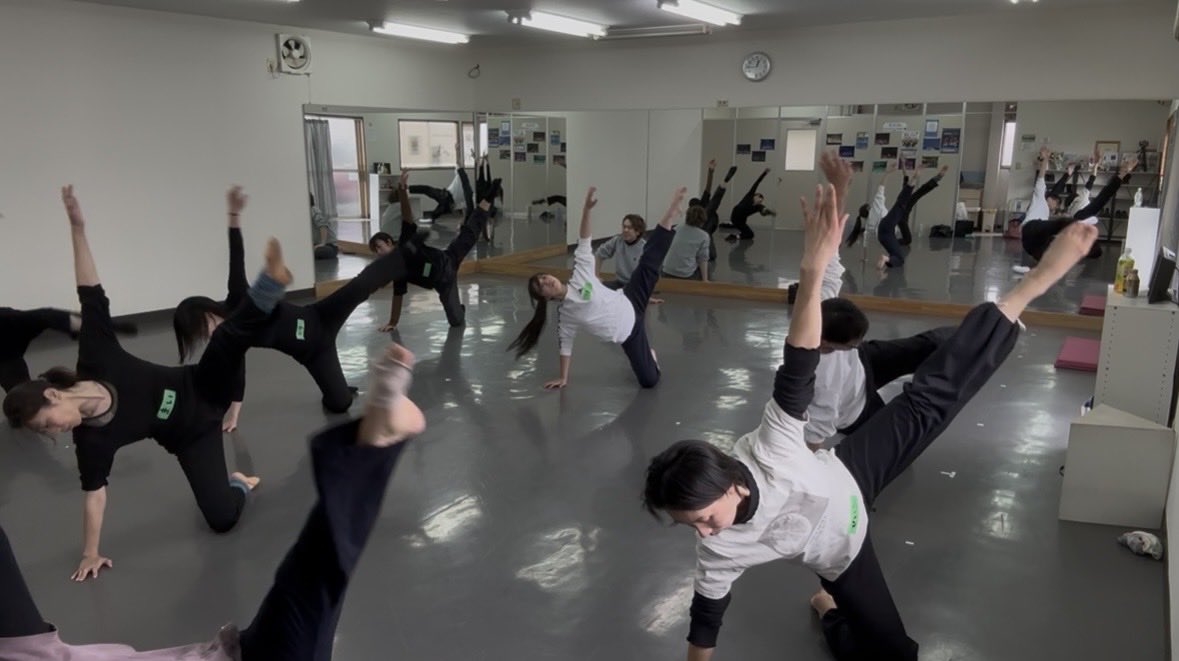 KazumiLuminous's tweet photo. 山本裕ダンスワークショップ！
2月８日(日)子供たちも大人のクラスの皆さんもとても楽しく受けさせていただきました❗️
#KAZUMIダンススタジオLuminous
#山本裕
#山本裕ダンスワークショップ
#キッズダンス岡山
#キッズモダンダンス
#コンテンポラリーダンス
#瀬戸スポーツクラブダンス教室 https://t.co/Tyh5ZppEq6