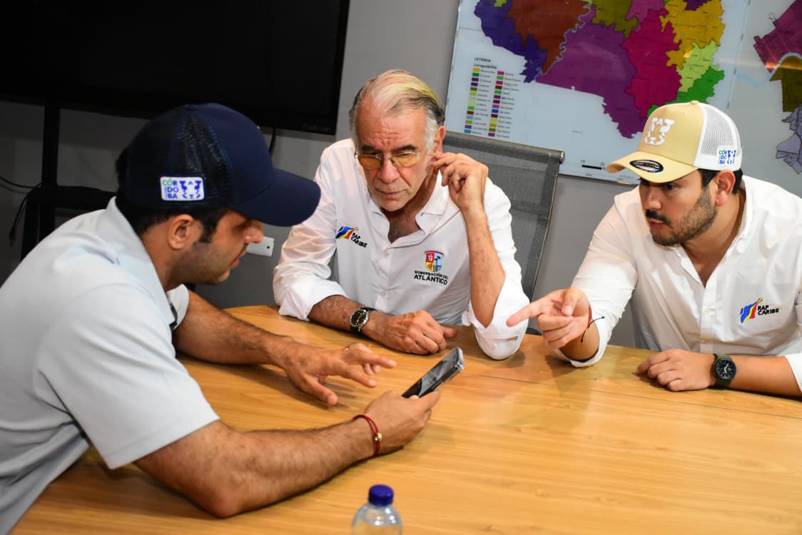 ¡Llegaron las ayudas a Córdoba! 🙌🏻

El gobernador <a href="/veranodelarosa/">Eduardo Verano de la Rosa</a> entregó a su homólogo de Córdoba, <a href="/ErasmoZB/">Erasmo Zuleta Bechara</a>, las ayudas de los atlanticenses en estos momentos tan difíciles que están viviendo ¡Todo nuestro apoyo a los cordobeses! 

En el Atlántico, todos somos Córdoba 🫂