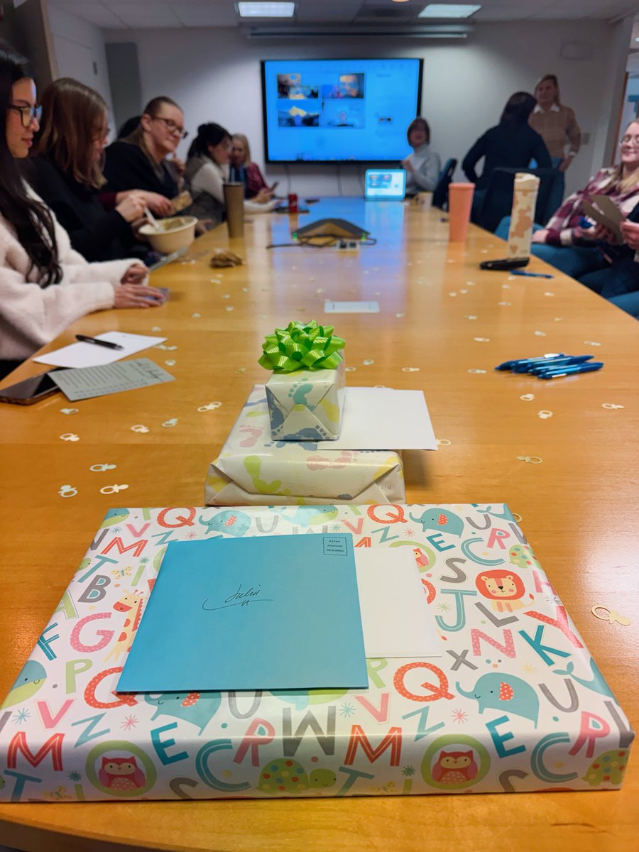 juliakcarrMS's tweet photo. What a special day at the SNMMI office 🥹💙 so grateful. https://t.co/AnVAo9huF9