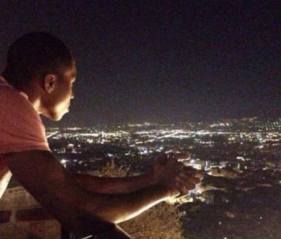 la forma en la q nunca sabes quien va a estar para ti en el momento en el que menos te lo esperas wow