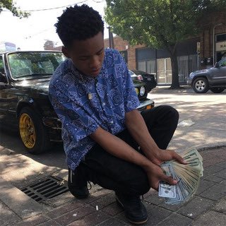 TommyGoBrazy's tweet image. Popular artist “TAY K” has reportedly been st*bbed over 25 times this morning in a Texas Criminal Justice facility😧Sources says a fight broke out and a small man brought out a blade  

His condition is currently unknown 😳

Let’s Pray For TAY K 🙏🙏
