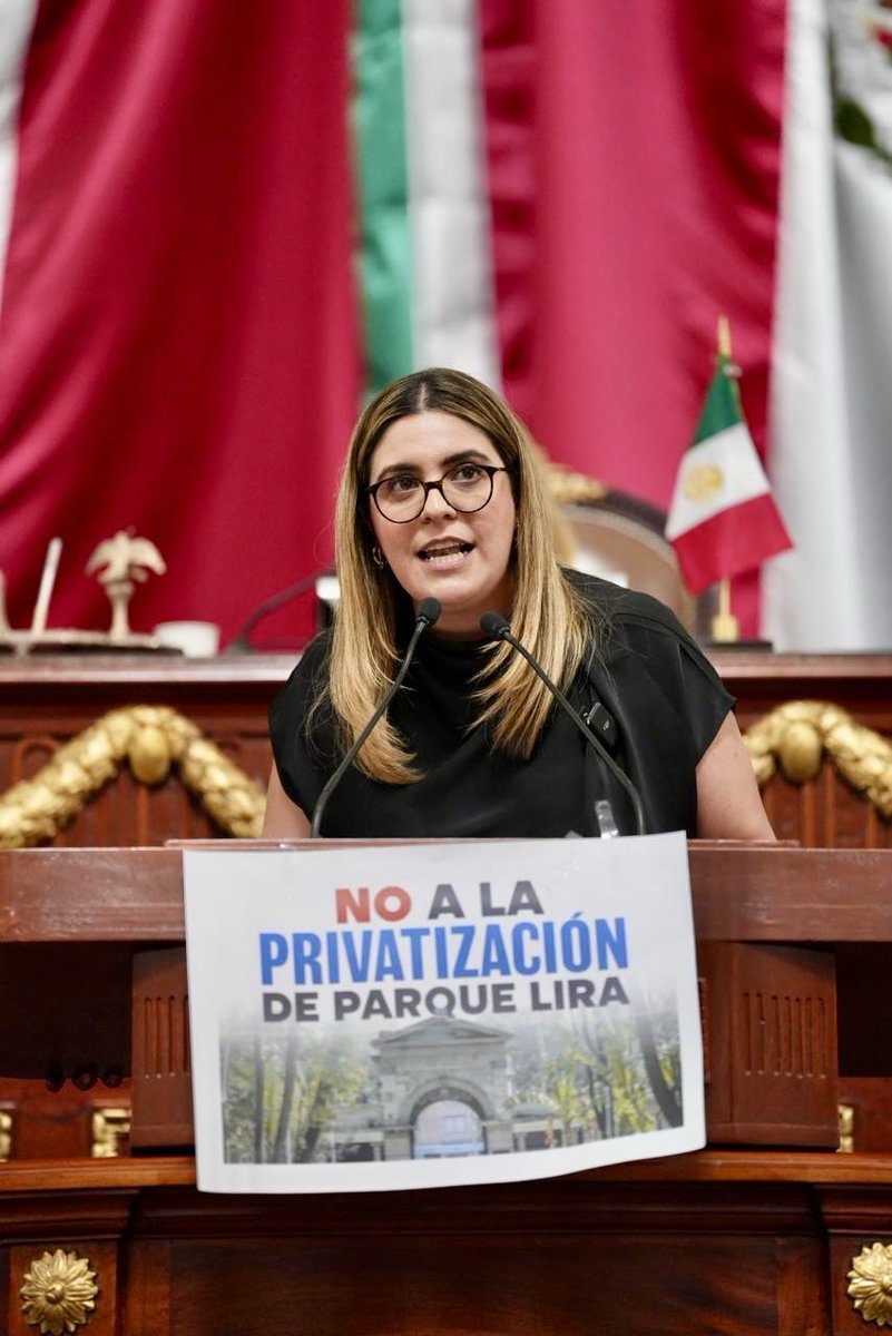 Ceci_vadillo's tweet photo. ¡No a la privatización de Parque Lira! ❌🌳

El espacio público no es negocio de nadie. 

Desde el @Congreso_Cdmx exhortamos a la @alcaldiaMHmx para que cancele la experiencia inmersiva Alicia en el País de las Maravillas y a la Contraloria para que los investigue por corrupción. 

Porque dejamos algo claro: no se puede privatizar lo que es de todas y todos para beneficiar los negocios en lo oscurito del alcalde @mauriciotabe 💸🚫