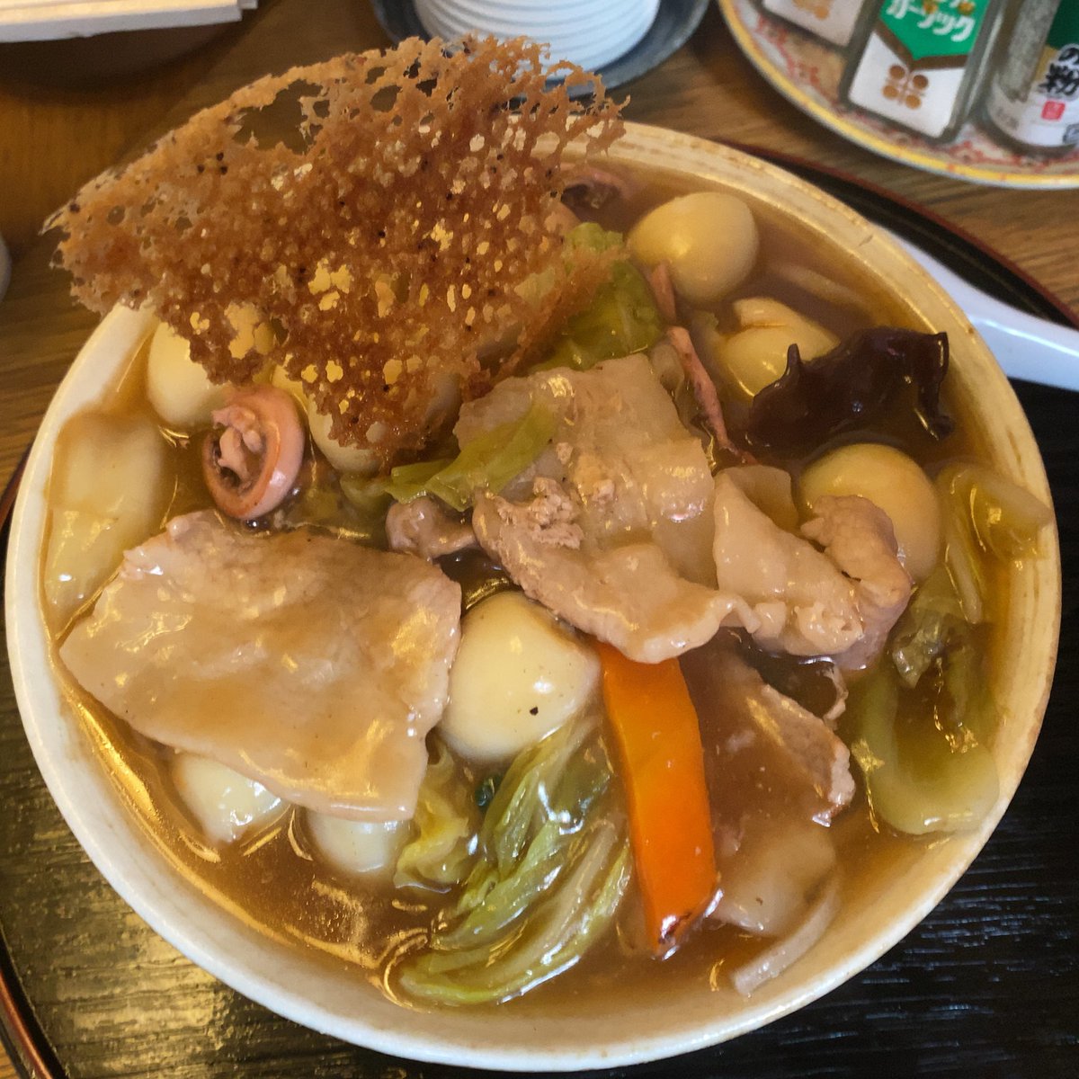 coripapan's tweet image. あさだけ  @錦糸町

昨朝 新メニュー「五目そば」を食べに！+うずら卵🥚

五目そば美味しいよ🥰
いろんな食材の旨味がでてる

ただ 今回のクセは「うずら卵」の方だった…
150円で10個以上入ってた💦
ありがたいが 黄身で口内パサパサになるw
それをスープで胃に流し込むと 最高なのだがね😍
#あさだけ