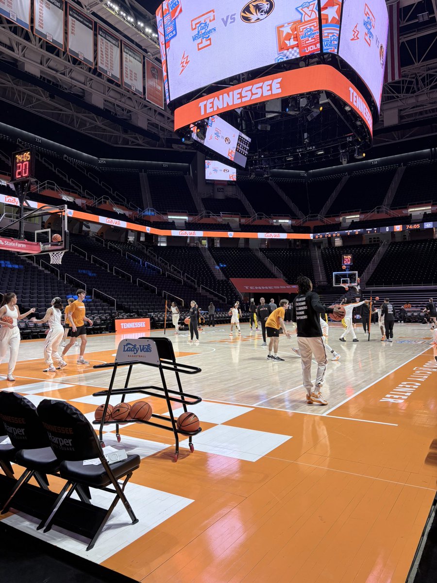 wutksports's tweet photo. 45 minutes away from tip-off! As the Tennessee Lady Vols (15-6, 7-2) return home to host the tigers of Mizzou (16-10, 4-7) for what seems to be a very much awaited Thursday SEC matchup!

Stay here for more! https://t.co/Cze8eo4QmY