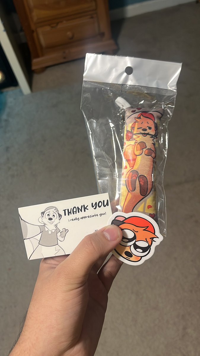 StormryArts's tweet photo. No big deal just got a Chester keychain all to myself 😎 #Cute #Awesome https://t.co/GHG1bbKhRP