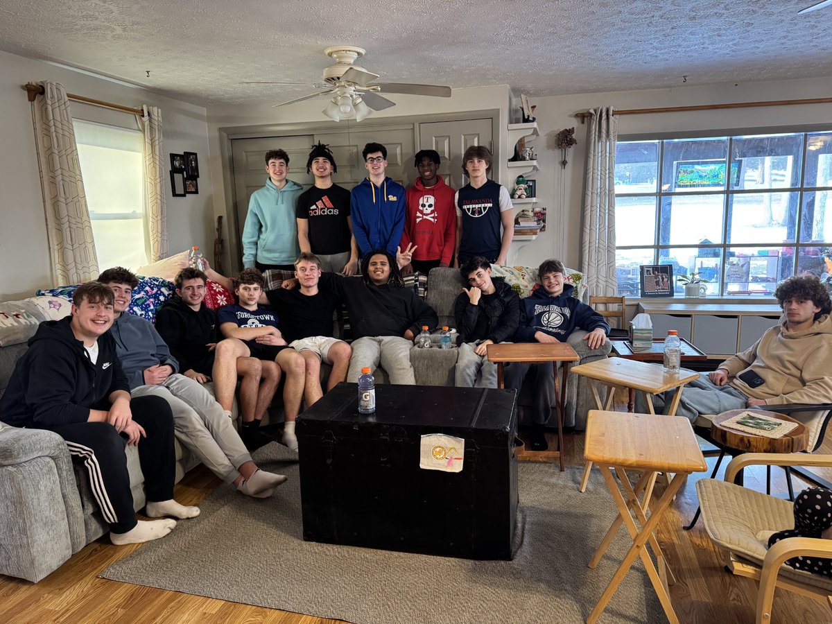 TalawandaBBall's tweet photo. Big thanks to the Klenks and the Siliko family's for hosting Varsity team meal tonight https://t.co/CPABDZBZWZ