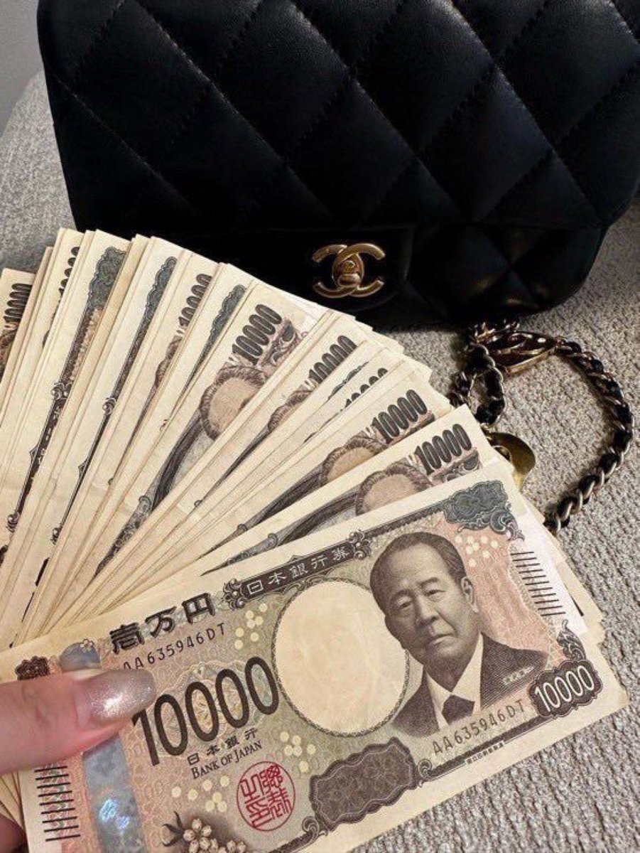 Rinka__u's tweet photo. 毎月生活費でカツカツの人、遊ぶお金がちょっとでも欲しい人💸💸💸

私は勇気出して行動に移したから今毎月海外旅行に行ける生活送れてるよっ🙋‍♀️

人生豊かにしたいなら行動あるのみ✨
👇🏻タップして登録���てみて！！

https://t.co/LbkkwPMY4I https://t.co/Cn31BHfBuk