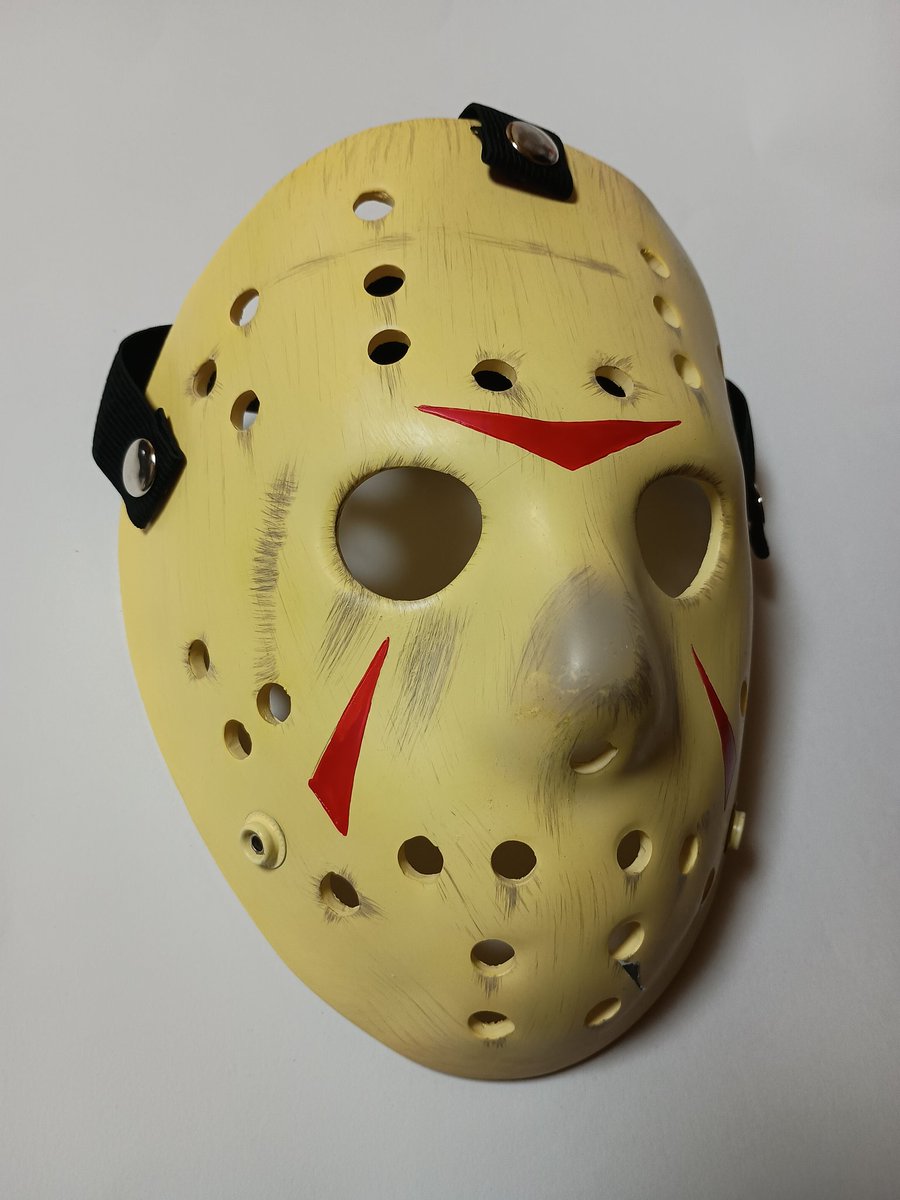 今日は13日の金曜日と言う事で、NECA Part3のプロップレプリカ