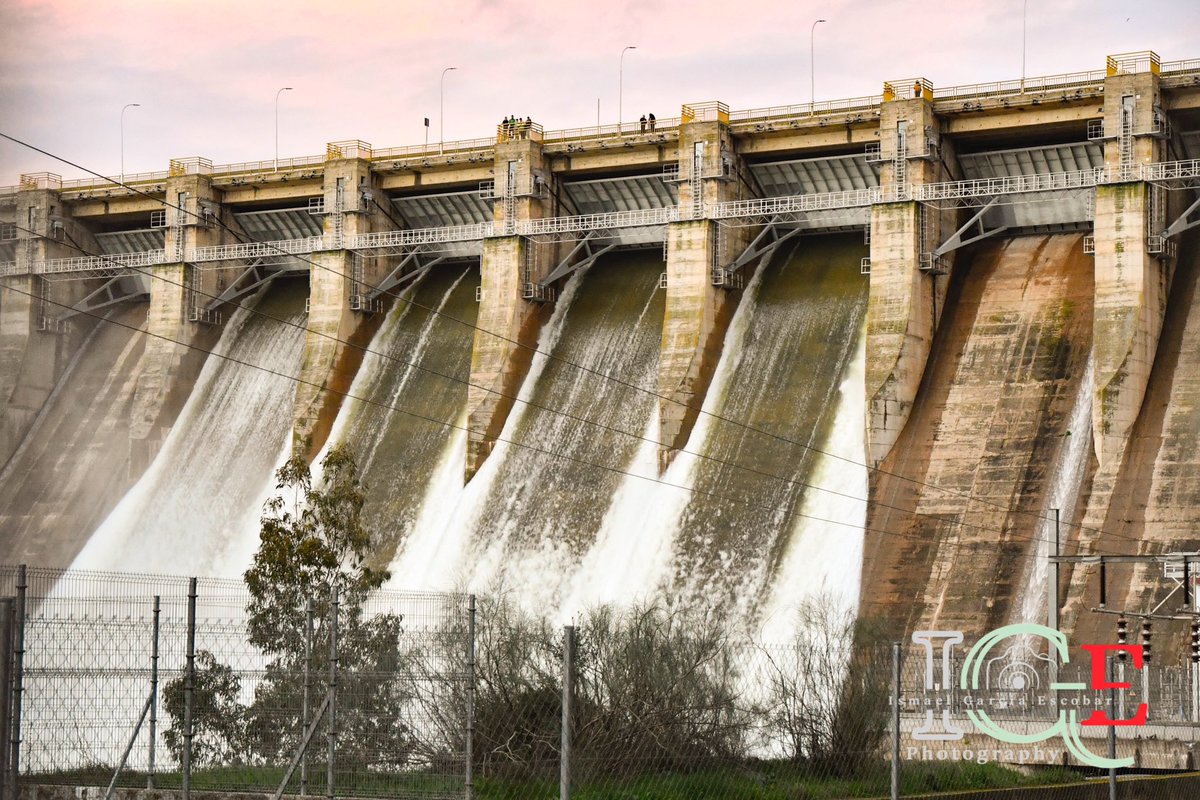 Ismaelge's tweet photo. El agua es la fuerza de toda la naturaleza….
“Leonardo da Vinci”

Aquí comienza nuestra Agricultura… La Riqueza del Campo

Embalse García-Sola
Embalse La Serena
Embalse del Zujar

Extremadura💚🤍🖤

#nikond7500 https://t.co/FvZTAMXz4r