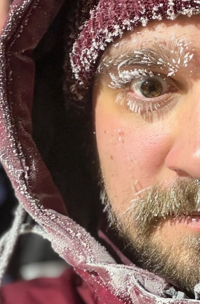 а$е4к@ tweet media