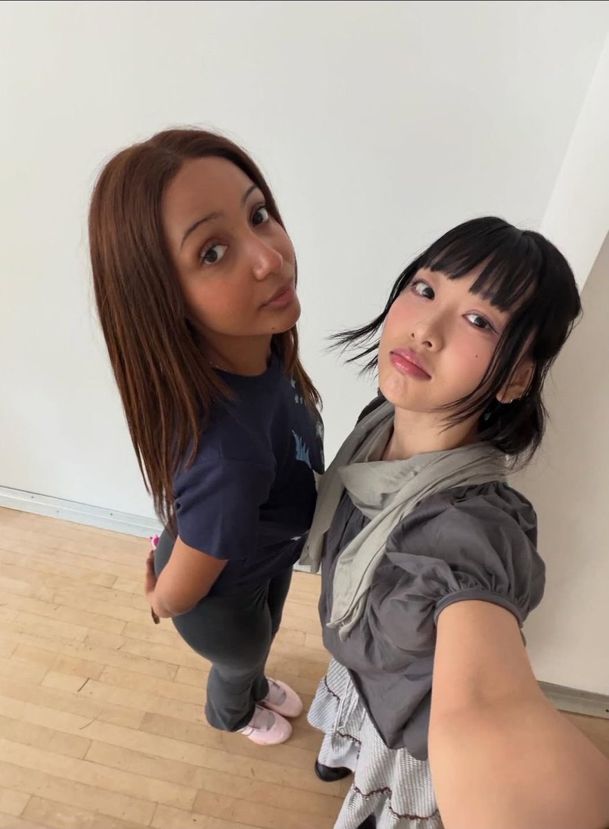 yerimhq's tweet image. pinkpantheryvess i miss you so