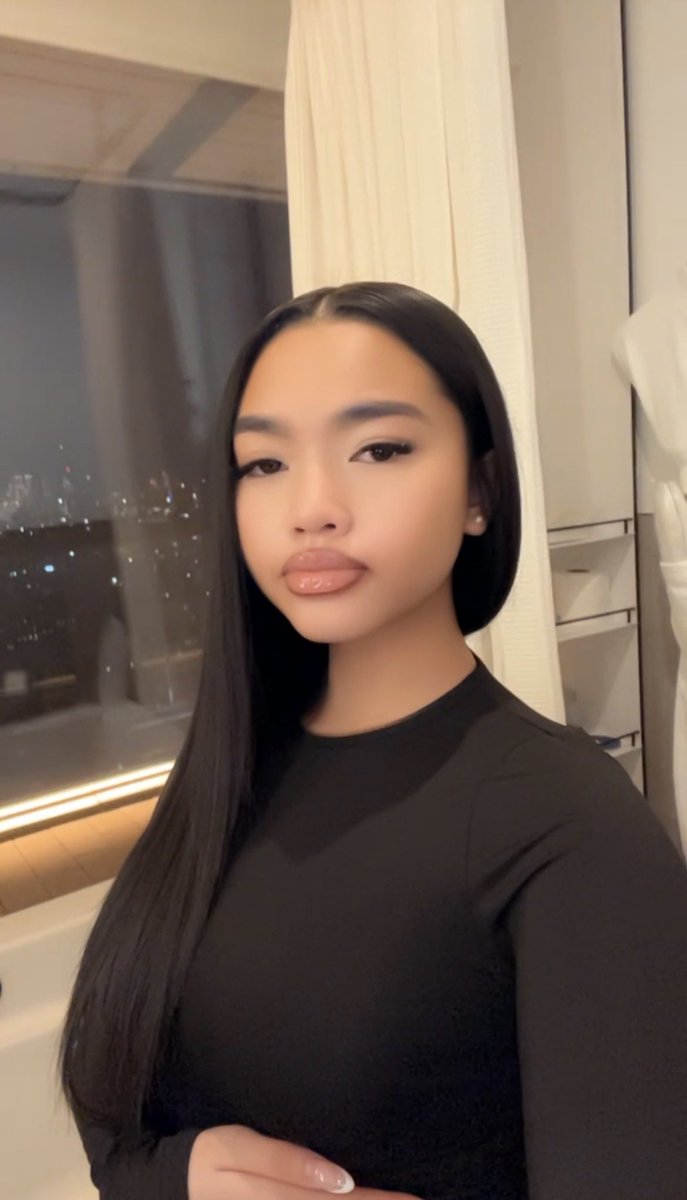 ميلاني tweet media