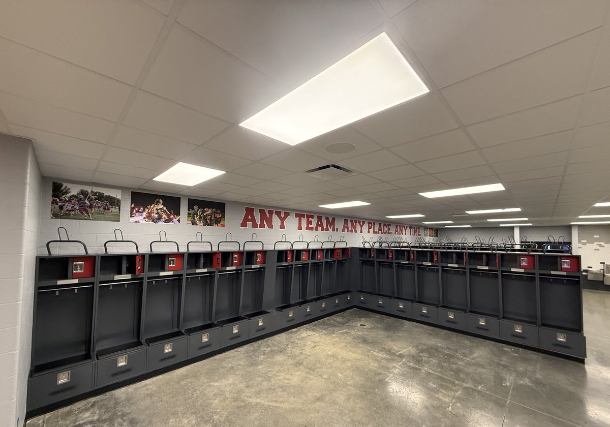 HCWarriorFB's tweet image. 🏈 Locker room complex continues to take shape for our Warriors! 

Our program strives to provide the very best space for our athletes, giving them a facility they can be proud of and one they can use to chase greatness on and off the field of play! 

#21Miles