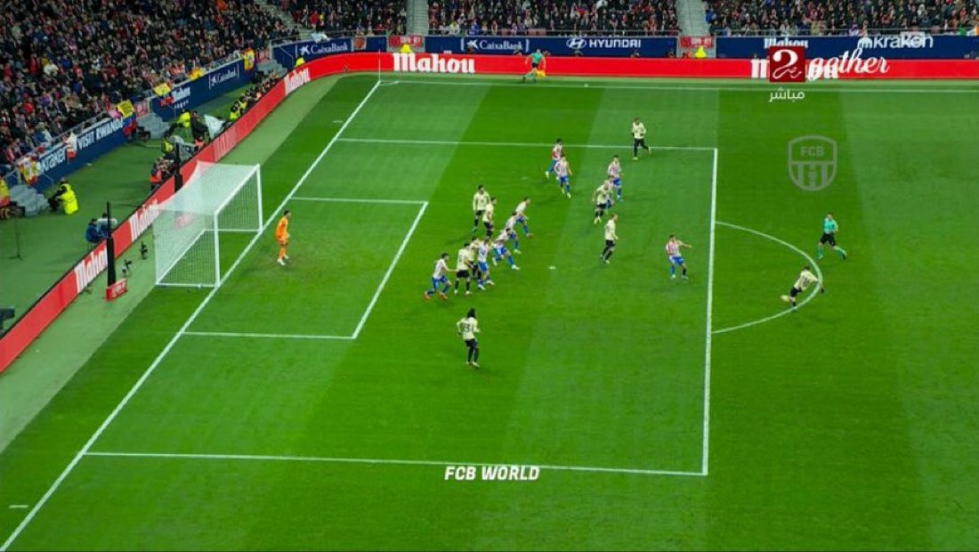 urivalentee's tweet photo. @MartinS75950267 @Zuiga7Enzo @thaamiii17 @gutiifcb Si el offside es de Lewan, el frame es este, los rebotes que haya habido entre que pateo fermin y le llego a lewan es intrascendente. Lewan esta habilitado https://t.co/DIzwm4vpni