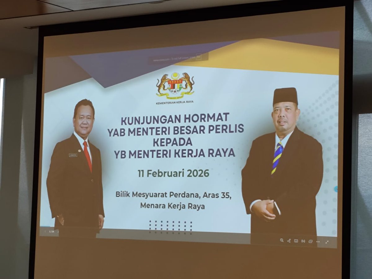 UPPPCpab's tweet photo. 11.2.2026 Telah berlangsung satu Sesi Kunjungan Hormat YAB Menteri Besar Perlis kepada YB Menteri Kerja Raya di Menara Kerja Raya. Sesi telah dipengerusi oleh YB Dato Sri Alexander Nanta Linggi. 
@IPJKR_Official
@RoslanisE
@JKRCPAB
#IamJKR https://t.co/FTucVjBgOi