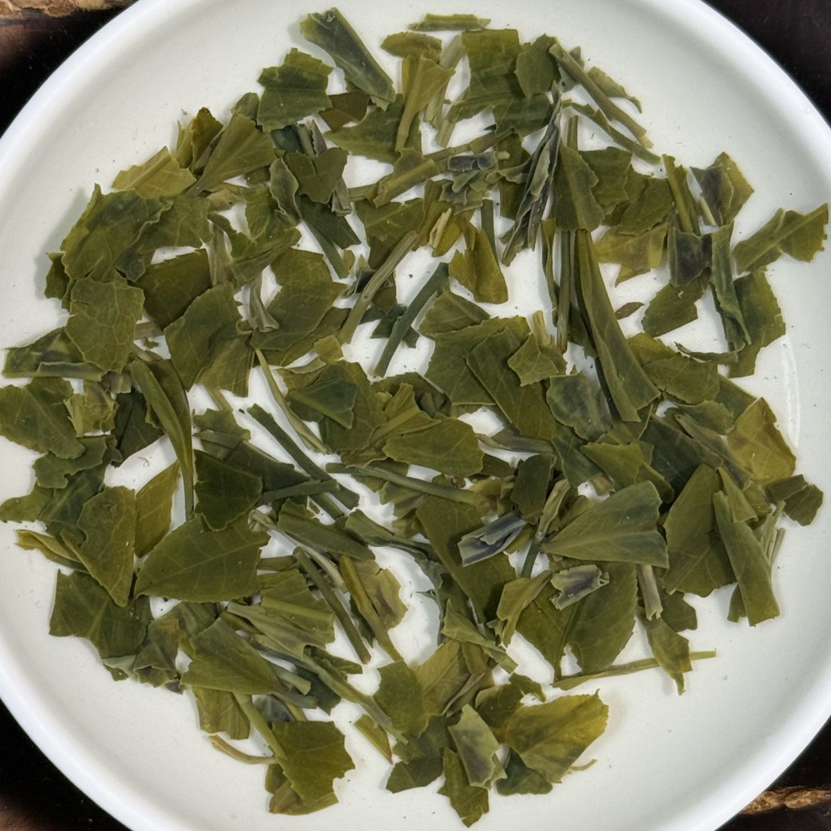 サンルージュ 緑茶
緑茶とは思えない黒い水色、檸檬でピンクに色変
渋みのアクセントとハーブのようなスッキリ爽快
茶葉はツヤツヤで高級感があります
 #2月14日はサンルージュの日
 #クラブハウス品種茶ルーム