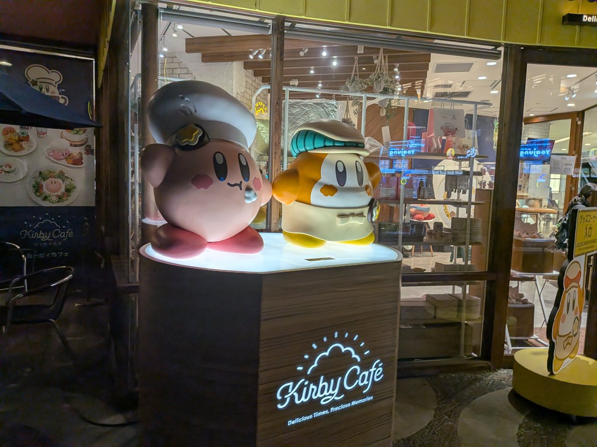 MarioMaster94's tweet image. The Kirby cafe is one of the biggest things I wanted to visit japan for, so I'm glad I went, absolutely incredible experience, very expensive but so good (although expensive because I ordered several with souvenir items and then went to the gift store)