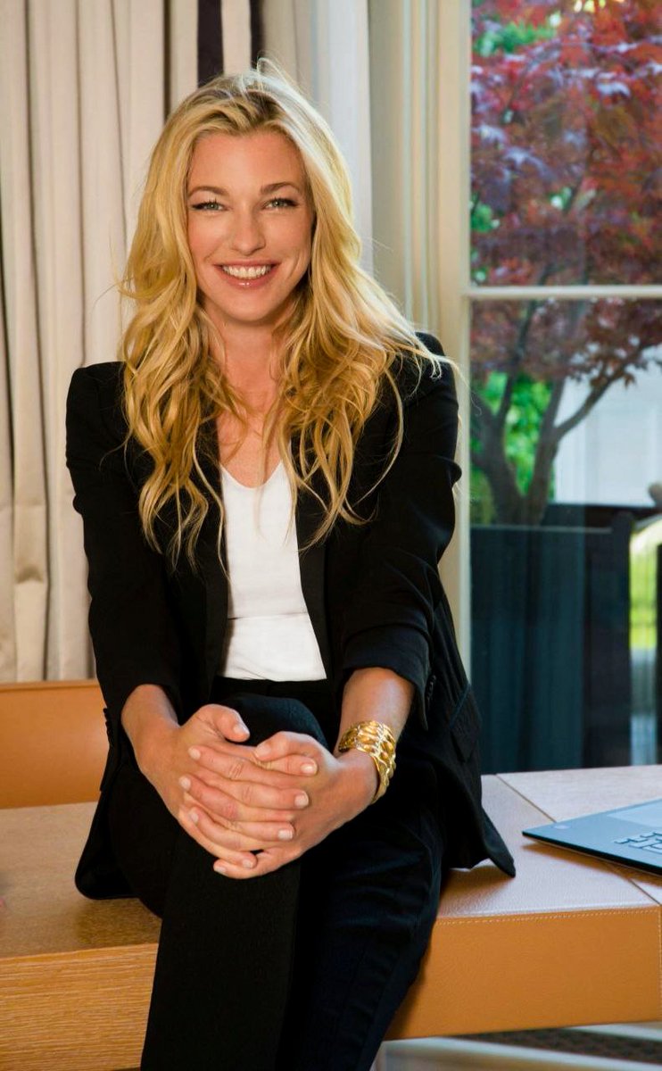 redpillb0t's tweet image. British biotech investor, Nicole Junkermann asked Epstein if he wanted to have a baby with her: 

"Will you have a baby with me? 
Where is the best place to do so?".