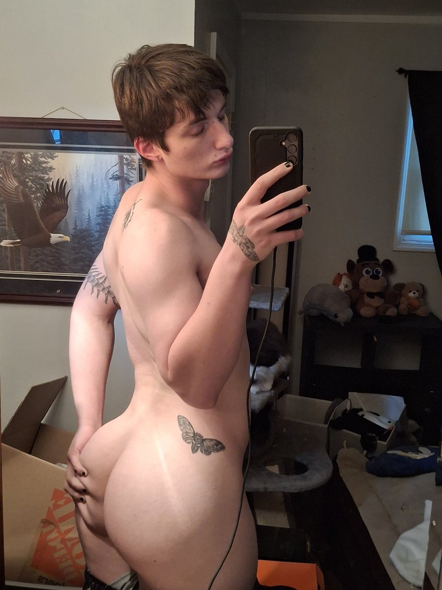 pawbskinwalker's tweet photo. boy titties https://t.co/7FR56xQe77