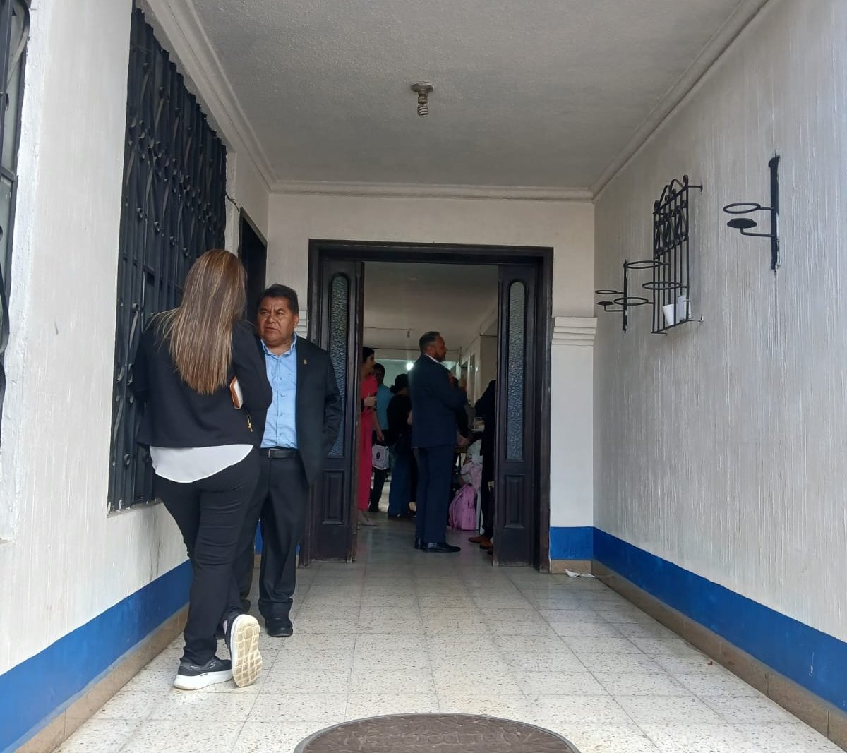 📍 Interior del país | 𝗦𝗘𝗚𝗨𝗡𝗗𝗔 𝗩𝗨𝗘𝗟𝗧𝗔 𝗗𝗘𝗟 𝗖𝗔𝗡𝗚

En los departamentos, la jornada de votación se desarrolla con normalidad. Los centros estarán abiertos hasta las 18:00 horas.

Los abogados pueden votar para magistrado titular y suplente ante la CC y para el