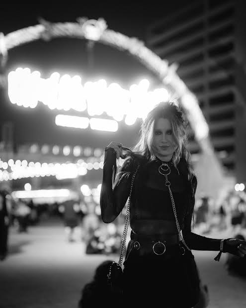 #WomanCrushWednesday
My apologies for being late with this, darling.
<a href="/EmoGirlLex/">𝕷𝖊𝖝 | Parody</a>