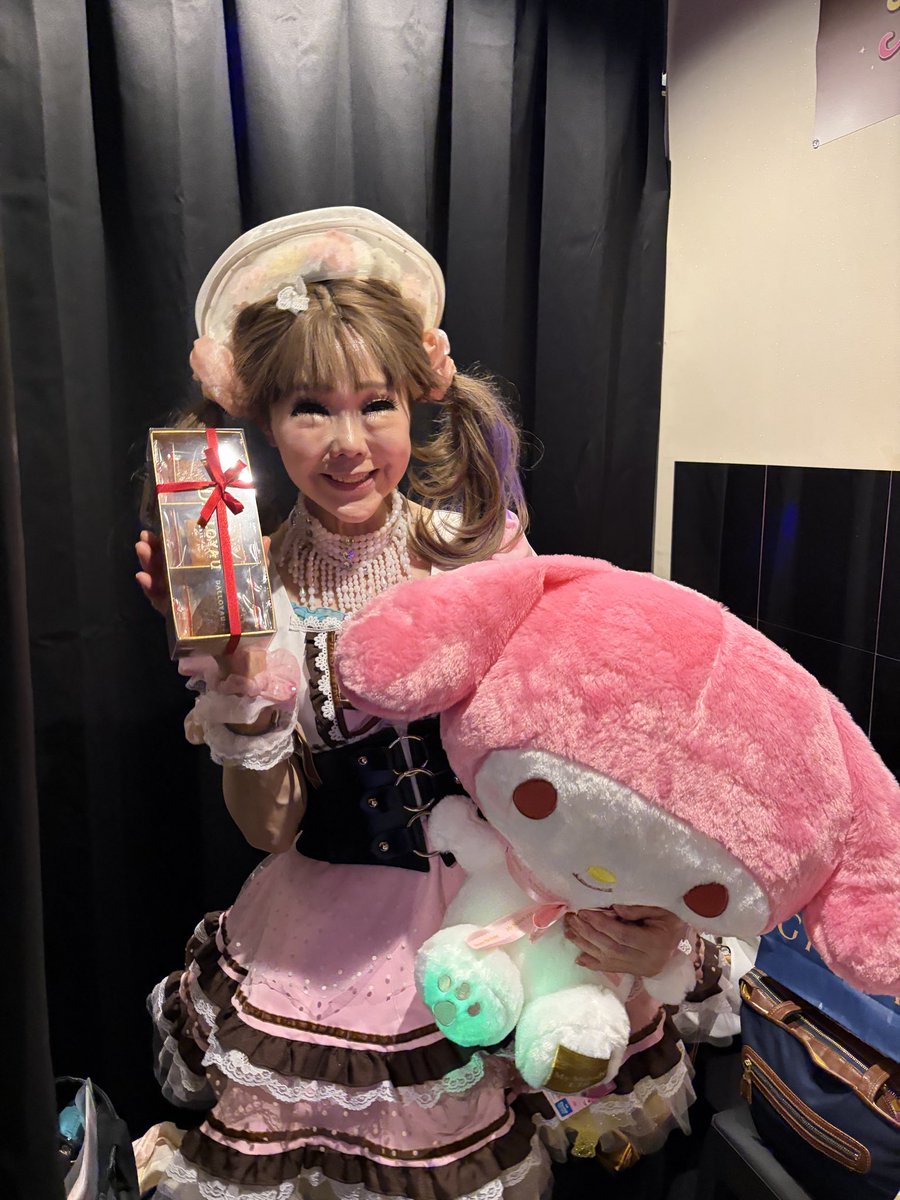 大好きなひとみんさんに、ビックマイメロお渡しできました😍 お写真も