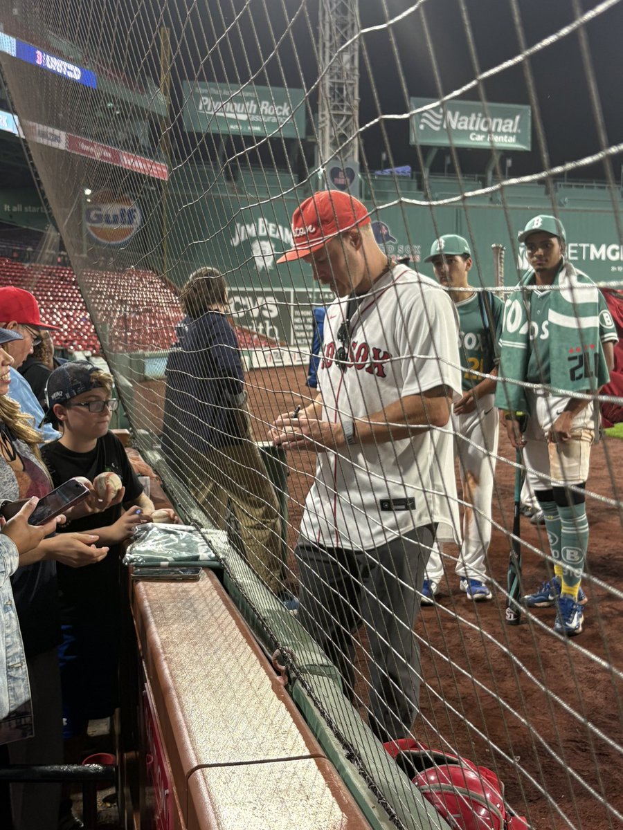 Persnickety Pete tweet media