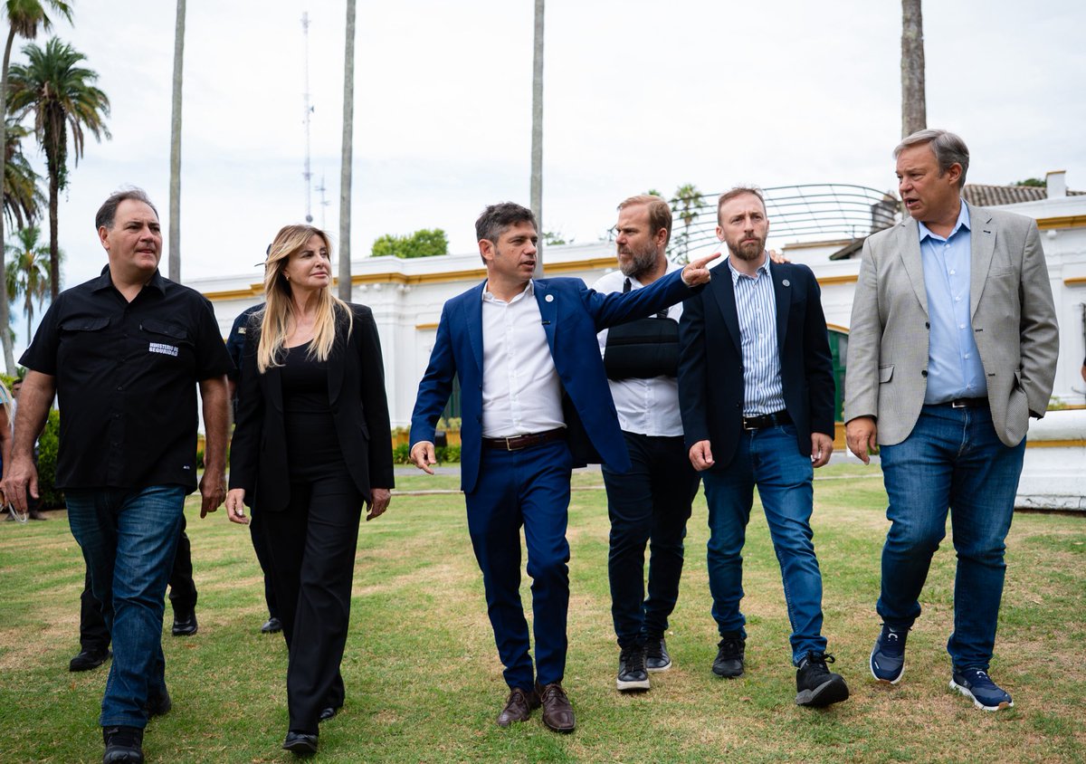 marisafassi's tweet photo. Hoy formamos parte del Congreso Provincial de Seguridad, encabezado por el gobernador @Kicillofok. Además, junto al ministro @JaviAlonsook, firmamos la adhesión de #Cañuelas al programa #Entramados.
Seguimos sumando herramientas para fortalecer la prevención y el trabajo articulado en la comunidad.