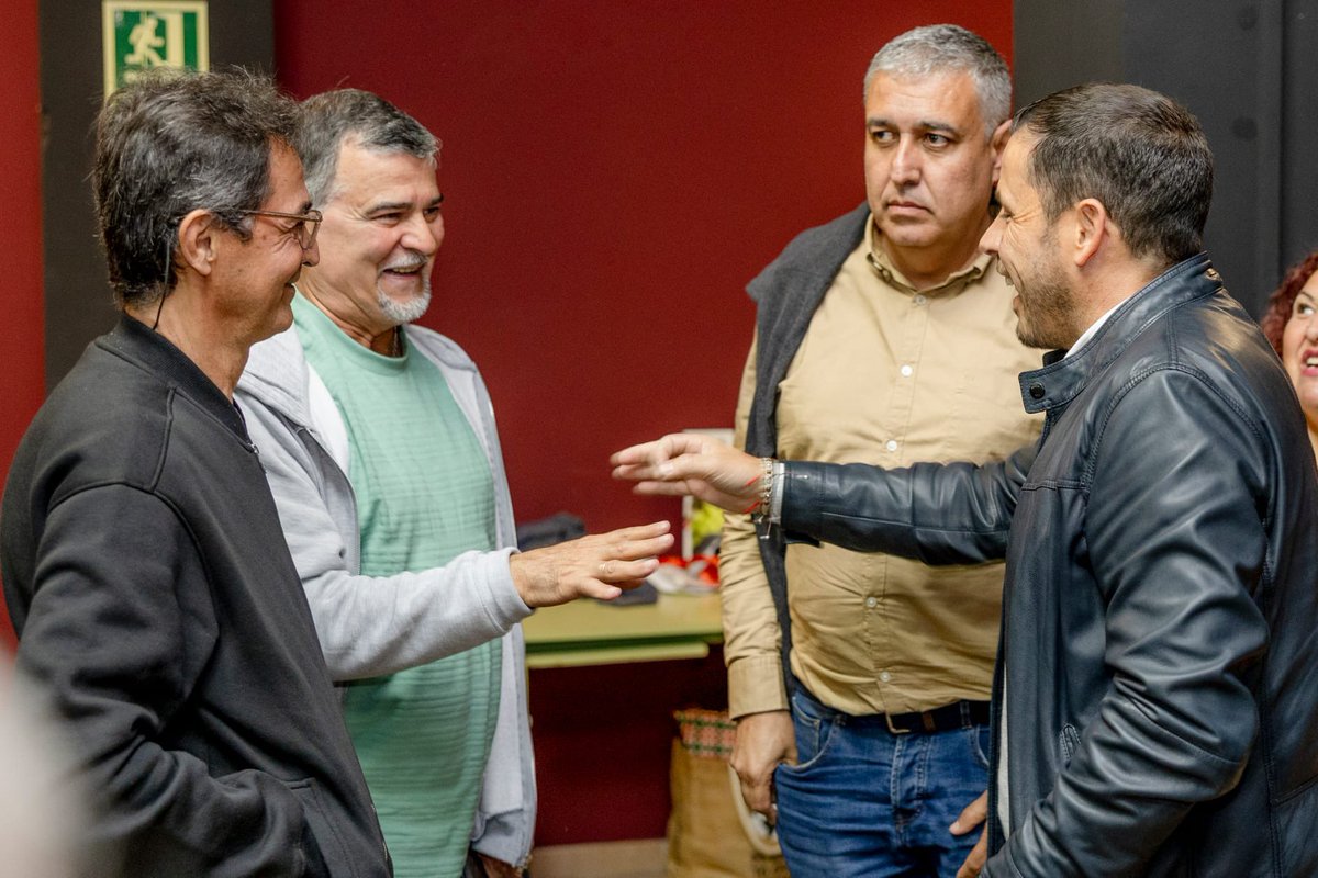 Ayer asistimos a la presentación de la asociación cultural Montaña Rajada en Jinámar.
Todo nuestro apoyo a quienes impulsan este proyecto en defensa del patrimonio y la cultura de Jinámar y de nuestro municipio. 👏
#Jinámar #Cultura #Patrimonio