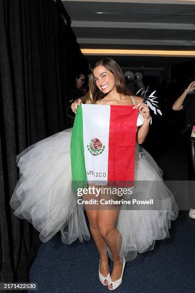 helaenastrap's tweet photo. #LATINPOWER https://t.co/Vkzthyh1OJ