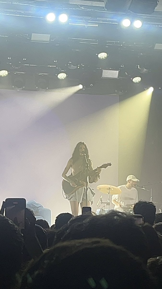 woosanitoss's tweet photo. no hay palabras para lo ARTISTA que es natalia lacunza 😭😭😭😭😭😭 que conciertazo tan íntimo y PRECIOSO mi perfecta te queremos todos🥹🥹🥹🥹 https://t.co/YEtzr3o3K6