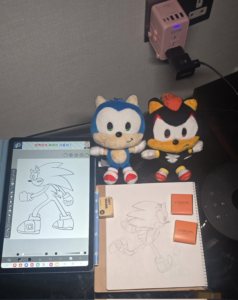 ltby3054's tweet photo. 홍콩의 마지막 세벽~
여행의 막바지는 낙서로 마무리~
#sonicthehedgehog #sonicdrawing #sonicfanart #sonicfriends #소닉 #소닉파란 #索尼克同好 https://t.co/aOJ51eskmP