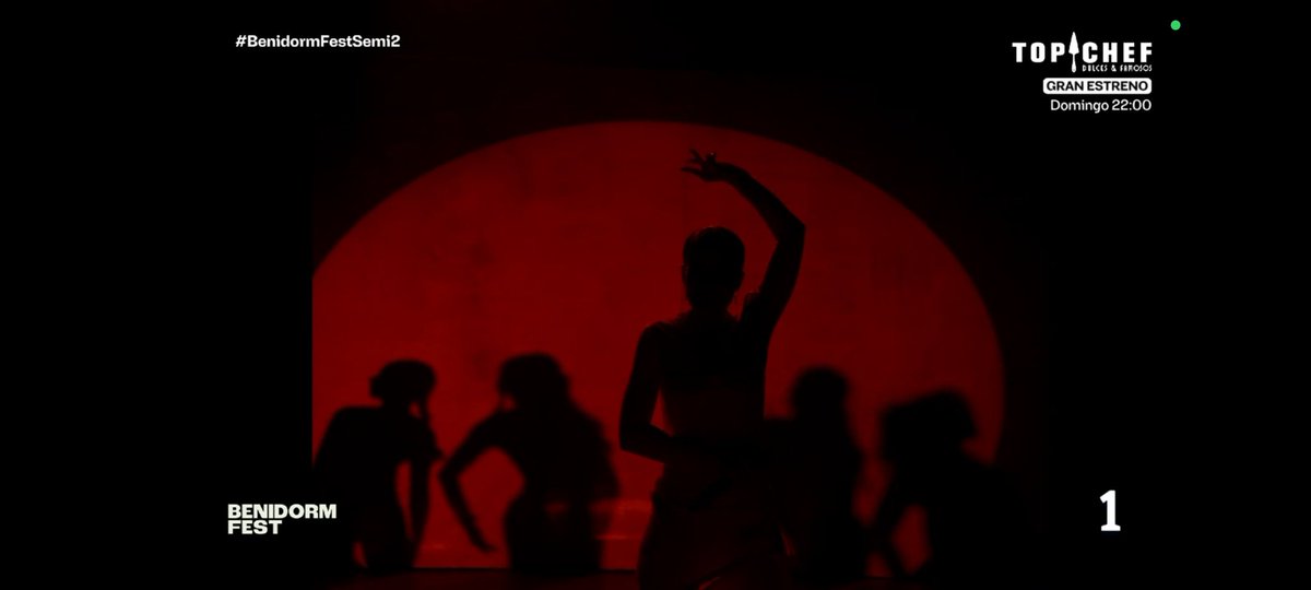 Quiero llorar... Esto era un micrófono de cristal en el Genocidavision 😭😭😭 #BenidormFestSemi2 #BenidormFest2026 

GRACIAS Gracias Gracias Gracias <a href="/sergiojaeen/">Sergio Jaén</a> <a href="/borjarueda8/">Borja Rueda</a> <a href="/MerceLlorens/">Merce Llorens</a> <a href="/BenidormFestTVE/">Benidorm Fest</a>