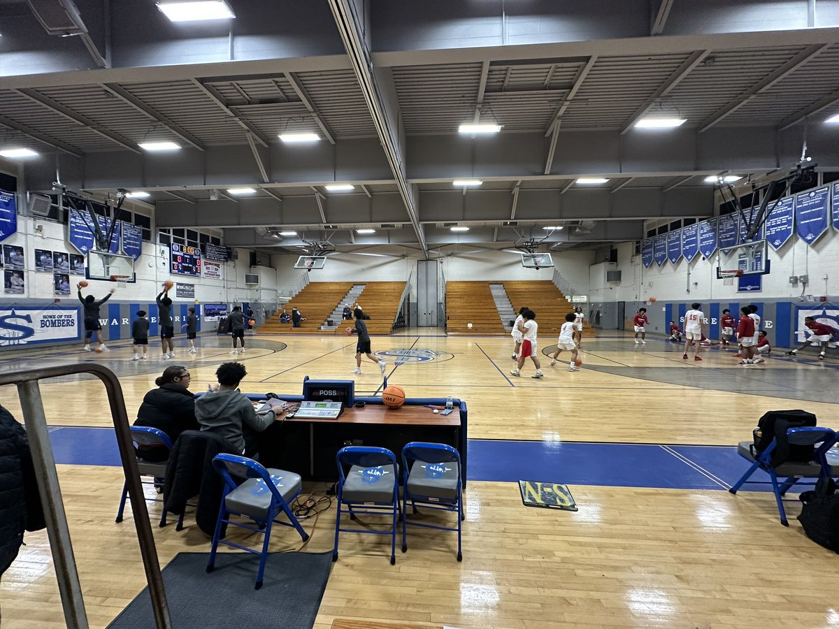 Here in Sayreville for some GMC Tournament first-round action as No. 7 seed <a href="/SayrevilleHoops/">Bombers Boys Hoops</a> hosts No. 10 seed <a href="/PAmboyHoops/">PAmboyHoops</a> at 7pm.

Follow the thread below ⬇️ with updates for <a href="/CJSportsRadio/">Central Jersey Sports Radio</a> and audio + recap postgame on cjsportsradio.com!