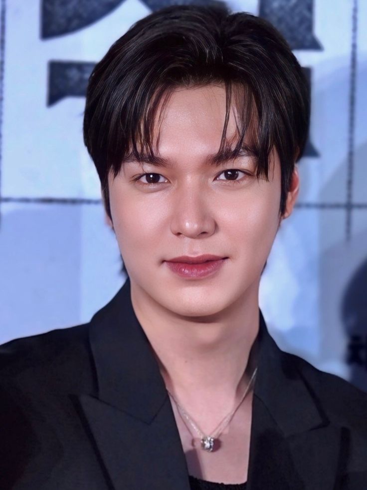 Las Minoz latinoamericanas seguimos apoyando con el corazón 🌎
Esperamos verte pronto, Lee Min Ho.

#LeeMinHoEnLatinoamerica #MinozLatam #LatamLovesLeeMinHo

<a href="/ActorLeeMinHo/">Lee Min Ho</a> <a href="/kpopchileof/">K-POP CHILE</a> @samEntrete <a href="/ninshi_ent/">Ninshi Entertainment</a> <a href="/zafiroLive/">Zafiro Internacional</a>