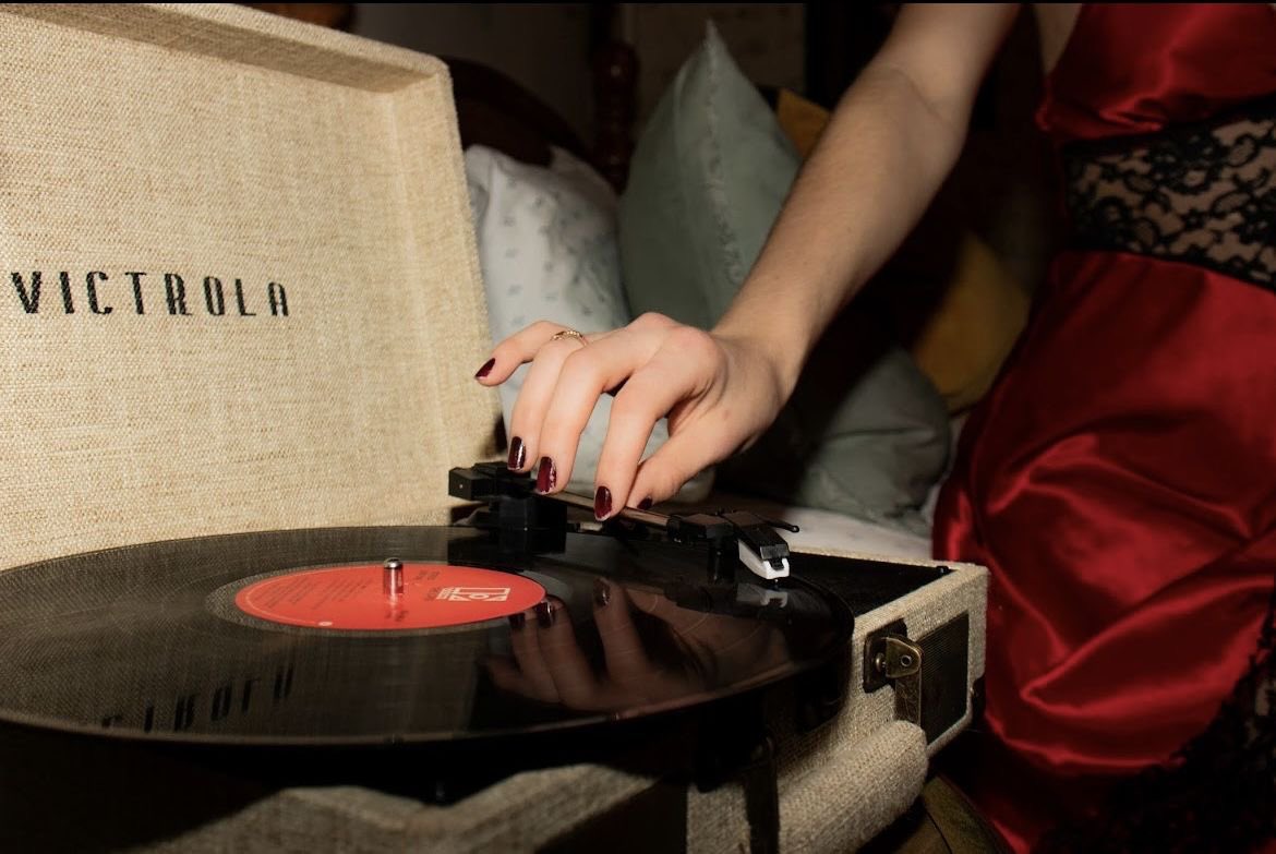 "وأنا، على بحثي المضني حتى الإنهاك،
لم أجد قالَبًا مناسبًا لوجودي"
__فرناندو بيسوا