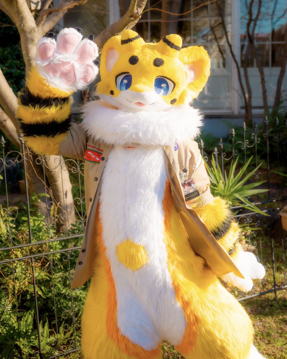 ブーウンちゃん✨ #FursuitFriday