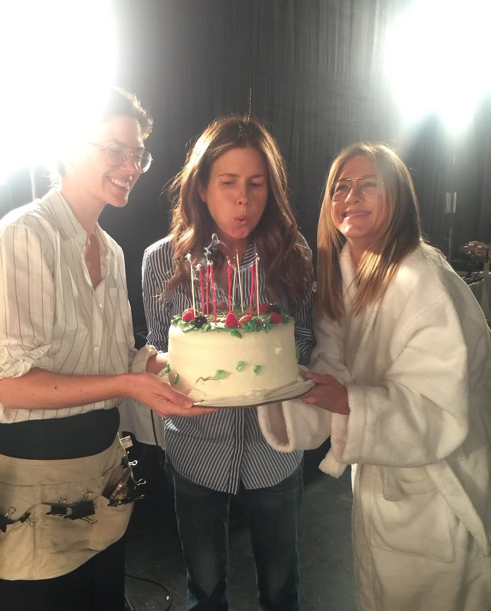 officiaIanistn's tweet image. Jennifer aniston 
Thank you for all of the beautiful birthday wishes!🥰💫 Feeling very grateful and very loved❤️🫶🏻
#Jenniferaniston #muchlove