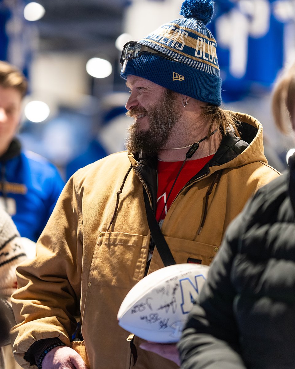 Wpg_BlueBombers's tweet photo. The new kids on the block!

Tim White &amp; Jarell Broxton are on scene at the Bomber Store located at Princess Auto Stadium— catch them signing autographs until 6 PM!

#ForTheW https://t.co/2XqMUpTYfi