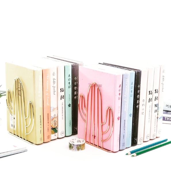 CactusPrintShop's tweet photo. Bring a touch of the desert to your décor with cactus bookends! 🌵📚 This 2-piece set is both sturdy and stylish—perfect for keeping your books upright while adding a playful, southwestern vibe to any room.

👉https://t.co/APHwsLM3HD

#pricklemyfancy #CactusDecor #BookNookStyle https://t.co/YSskSFvxlR