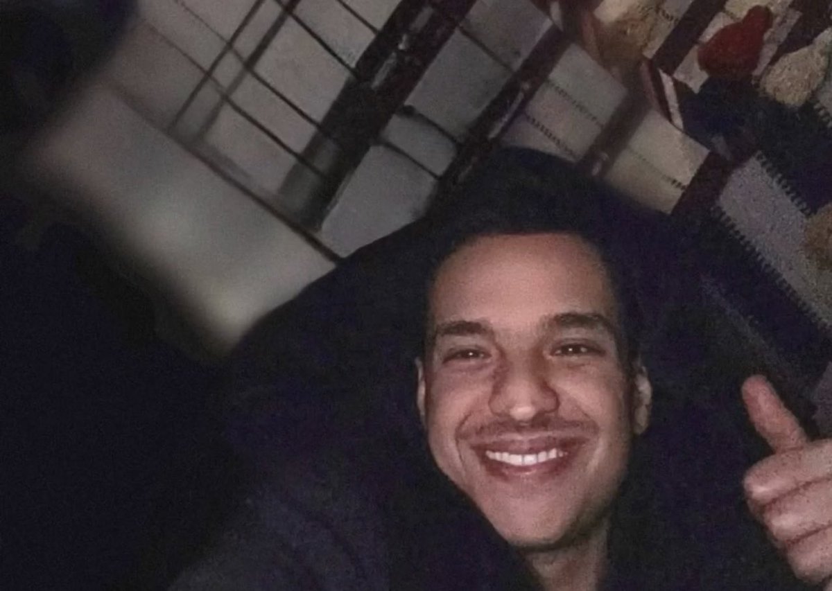 اغار وغيرتي دايم واظن تدري
مثل ماشوقي يلعب بي كثير احيان
فلا تعتب على قلبي ولي عذري
لاني! فالنهاية عاشقٍ ولهان ❤️❤️❤️

<a href="/YasserBuali/">Yasser Buali | ياسر بوعلي</a> 🎼🎼🎼🎼🎼🎼