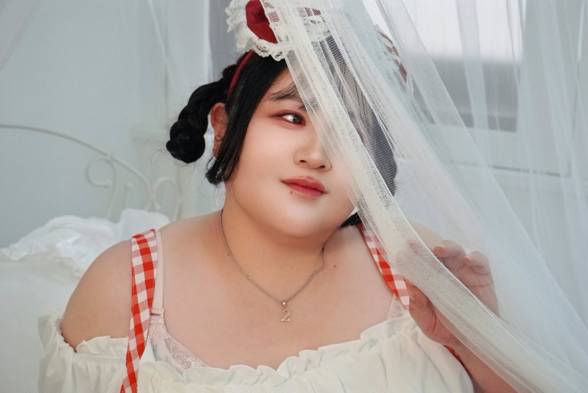 yuyuy_vech's tweet image. おはゆえー🔆🤍

金曜の目標はね、
『罪悪感を減らすこと』

スイーツも300Kcalまでって決めてしっかり食べちゃうもんね🍰💕︎

甘い物も、ぽっちゃりも、
全部まとめて私だからね😉

みんなの金曜日の目標は何？

Photo：@mizumori_house 様

#自己肯定ゆるめ #ぽっちゃり女子
#朝のゆえちゃん