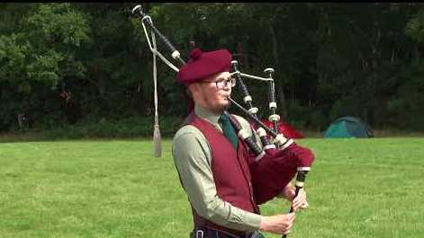tourscotland's tweet image. This evening I am reporting on the Tour #Scotland travel video Blog of a lone #Piper playing bagpipes music on #ancestry, #genealogy, #history visit and trip to the #Highland Games in Bogles Field, Essendy Road, #Blairgowrie, #Perthshire tour-scotland-photographs.blogspot.com/2017/09/tour-s…