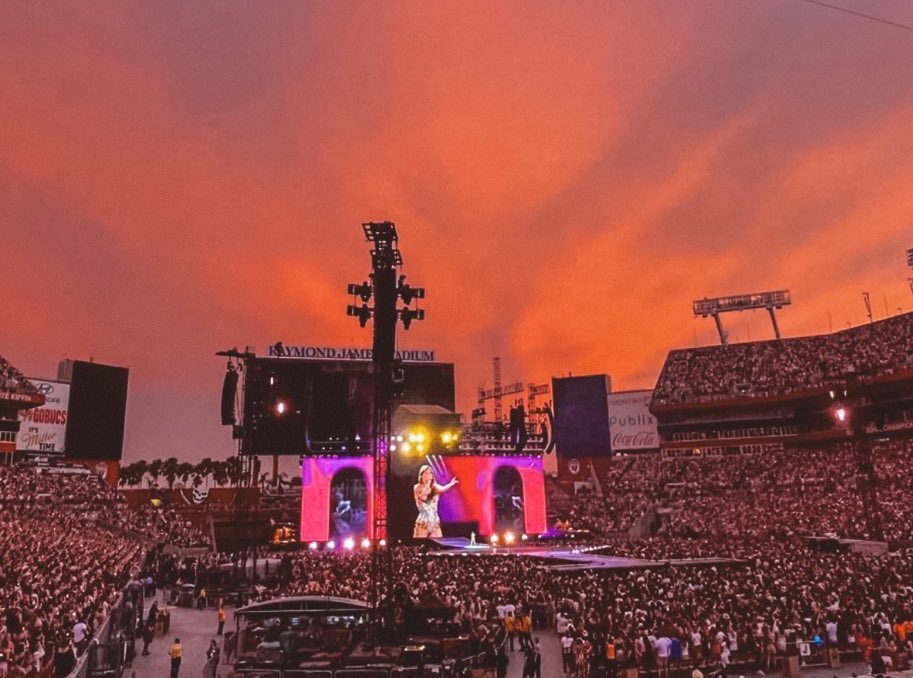 marleyharper's tweet photo. mentally i’m watching the sunset at the eras tour https://t.co/FWtGggIR1U