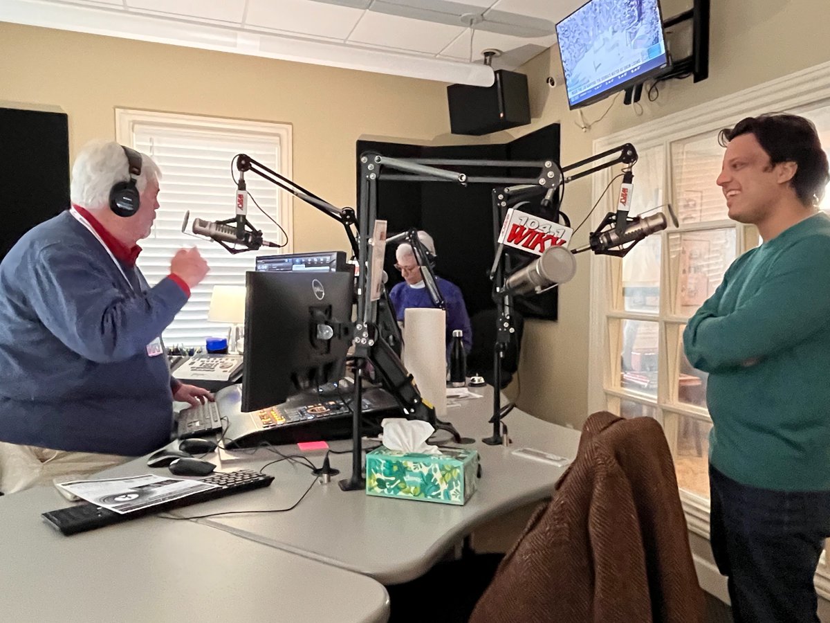 Conductor Roger Kalia joined DJB &amp; Diane Douglas on WIKY 104.3 to talk all things Bond! James Bond—featuring Broadway soloists Dan Domenech &amp; Chloe Lowery!
🕵️‍♂️ Sun, Feb 15 | 2 PM 📍 Victory Theatre
Tickets &amp; info: shorturl.at/3MfDh 
Watch here:
instagram.com/p/DUrRLZMiWYG/