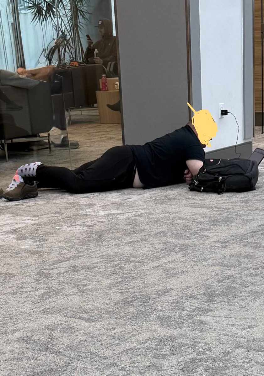 RobertSumwalt's tweet photo. Why would anyone think this is okay. https://t.co/ZhFqZgb0Wn
