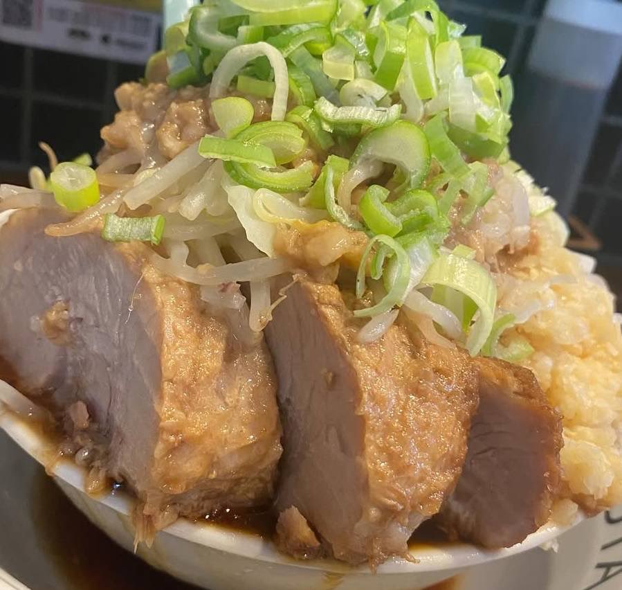 龍豚(ドラゴンポーク） 🔥特龍半額タイムあり🔥 週末のご褒美ラーメン🍜 一週間の締めは特龍で