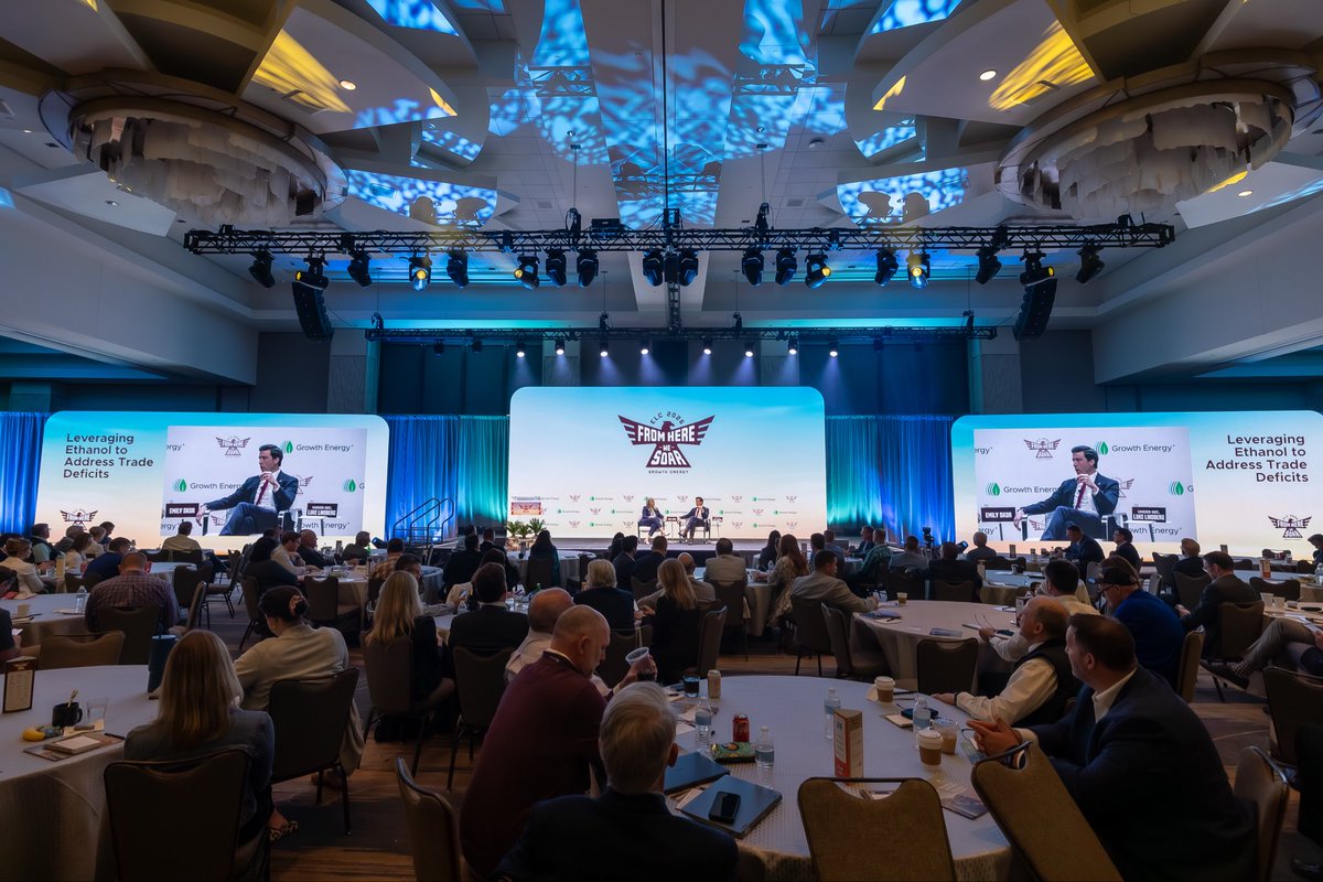 USDAForeignAg's tweet image. Great to join the @GrowthEnergy Executive Leadership Council in Arizona today.

Under Sec. Lindberg laid out USDA’s trade strategy to expand ethanol exports, deploy T.R.U.M.P. Missions, strengthen GSM-102, and unlock new global markets for U.S. biofuels. 🇺🇸🌽⛽️ #Biofuels #AgTrade